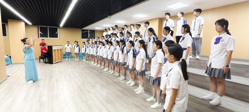 丨赛前一晚，指导老师郑静、陈明学、楼本杰带领同学们排练